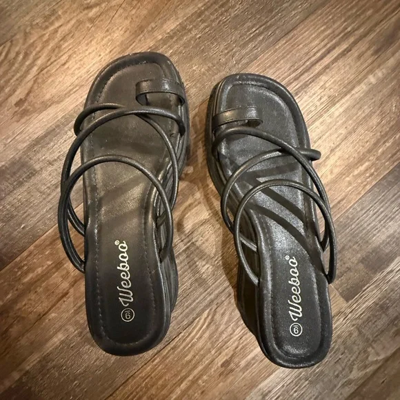 Weeboo Black Strappy Platform Sandals - Picture 1 of 3